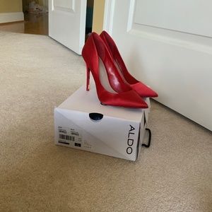 Red Satin Aldo Stiletto Pump 7.5M